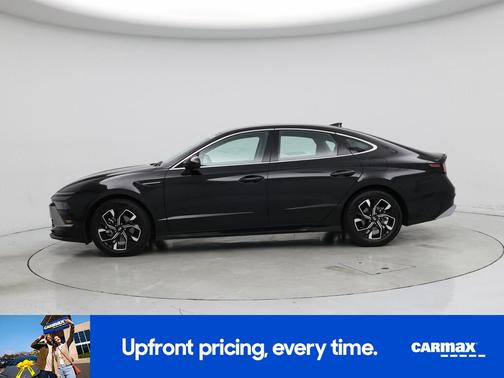 Black 2025 Hyundai SONATA SE