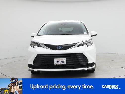2023 Toyota Sienna LE