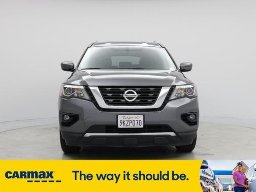 2020 Nissan Pathfinder SV