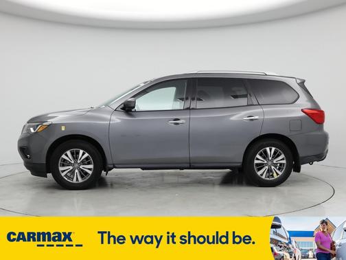 2020 Nissan Pathfinder SV