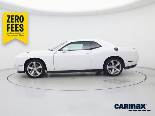 White 2016 Dodge Challenger SXT