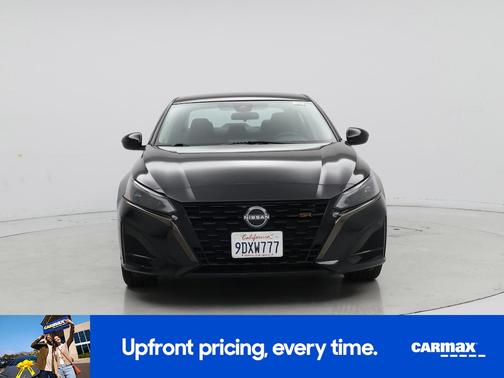 Black 2023 Nissan Altima SR