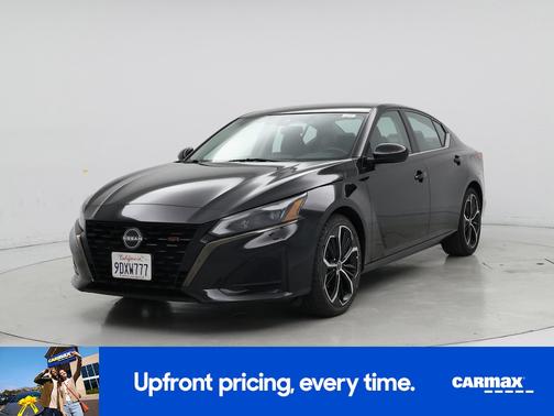 Black 2023 Nissan Altima SR