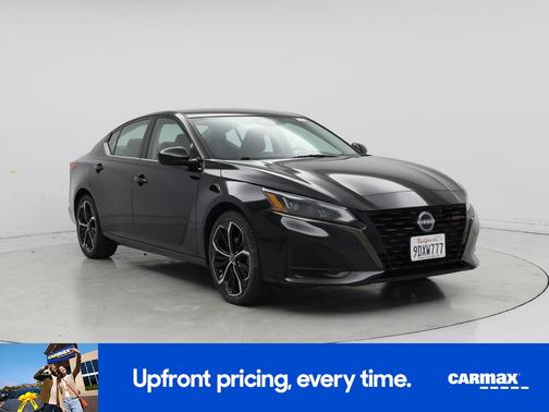 Black 2023 Nissan Altima SR