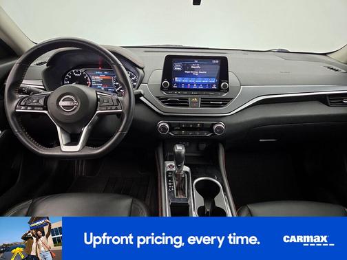 Black 2023 Nissan Altima SR