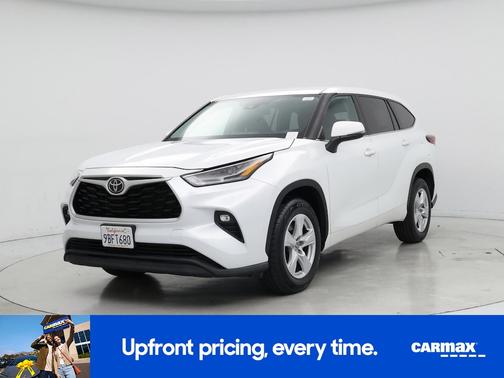 White 2022 Toyota Highlander LE
