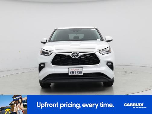 White 2022 Toyota Highlander LE