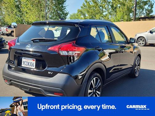Black 2018 Nissan Kicks SV