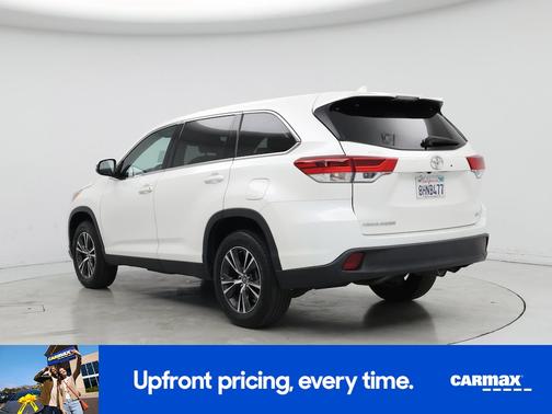White 2019 Toyota Highlander LE Plus