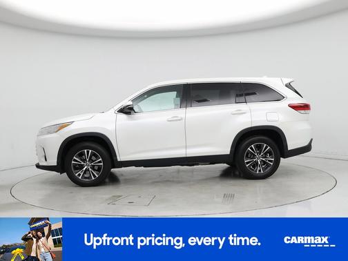 White 2019 Toyota Highlander LE Plus