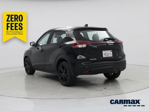 Black 2022 Nissan Kicks SV