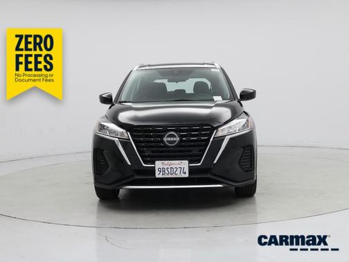 Black 2022 Nissan Kicks SV
