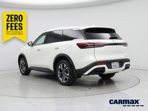 White 2023 INFINITI QX60 Luxe
