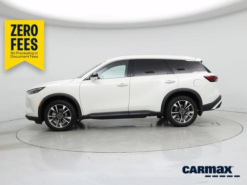 White 2023 INFINITI QX60 Luxe