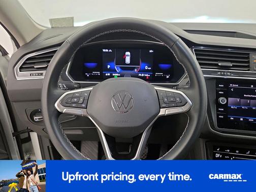 White 2022 Volkswagen Tiguan SE