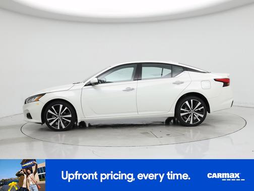 White 2021 Nissan Altima Platinum