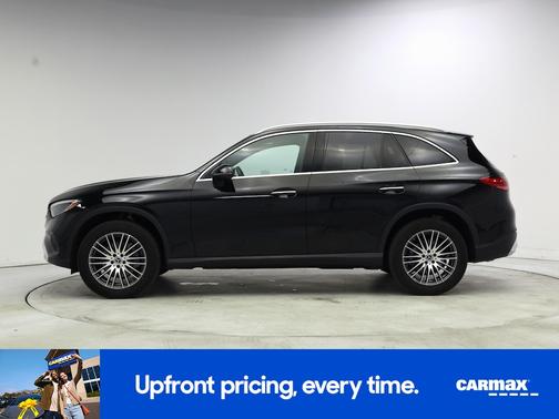 Black 2024 Mercedes-Benz GLC 300