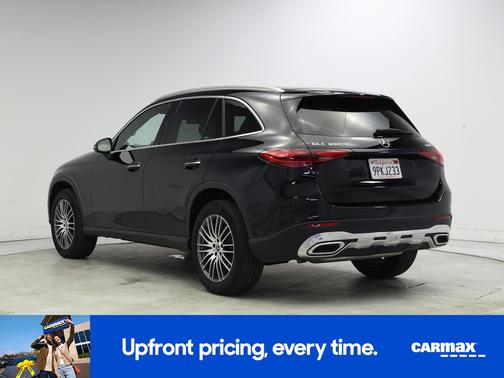 Black 2024 Mercedes-Benz GLC 300