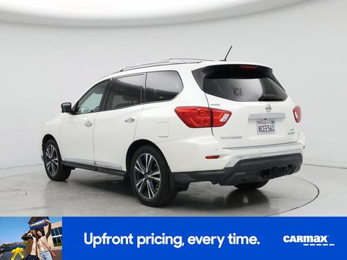 White 2018 Nissan Pathfinder Platinum