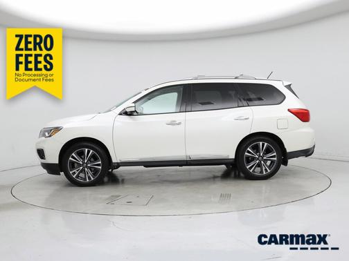 White 2018 Nissan Pathfinder Platinum