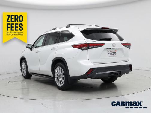 Pearl 2022 Toyota Highlander Limited