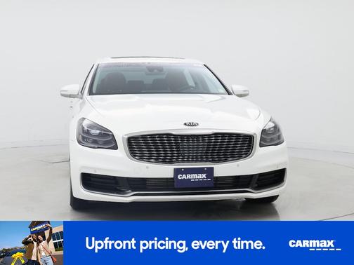White 2019 Kia K900 Luxury