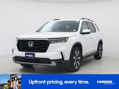 White 2023 Honda Pilot Elite