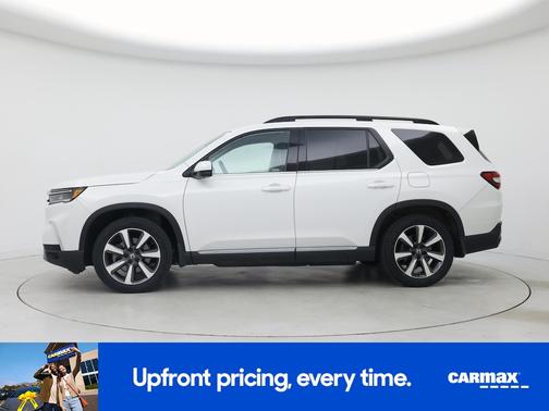 White 2023 Honda Pilot Elite