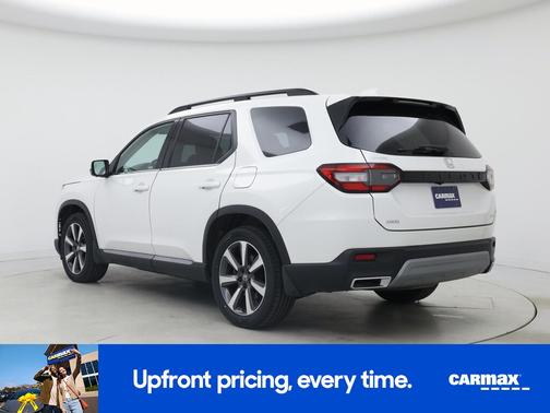 White 2023 Honda Pilot Elite