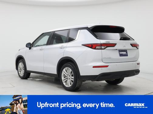 2022 Mitsubishi Outlander ES