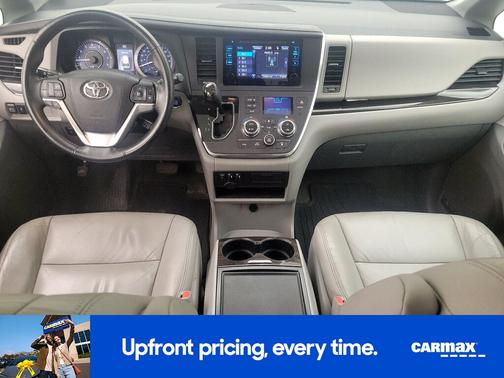 White 2015 Toyota Sienna XLE
