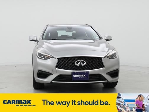 2017 INFINITI QX30