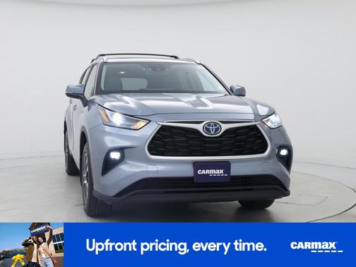 Blue 2024 Toyota Highlander Hybrid XLE