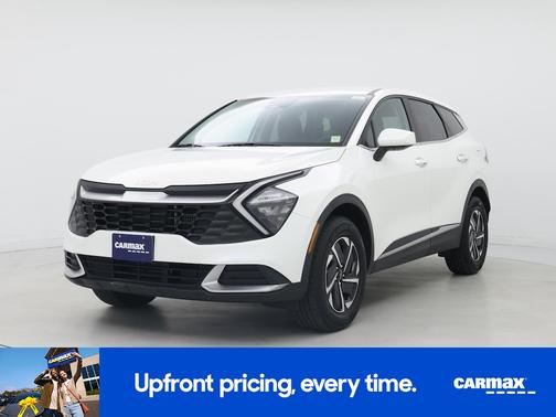 White 2023 Kia Sportage Hybrid LX