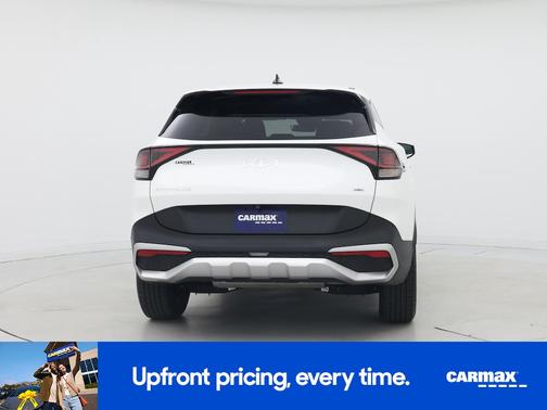 White 2023 Kia Sportage Hybrid LX