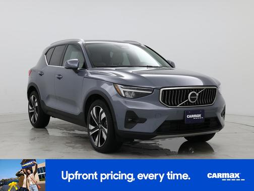 2023 Volvo XC40 B5 Plus Bright Theme