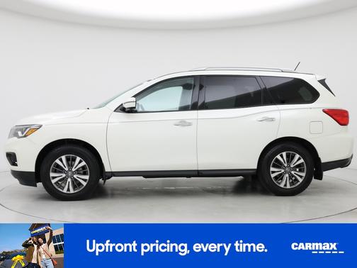 2017 Nissan Pathfinder SL