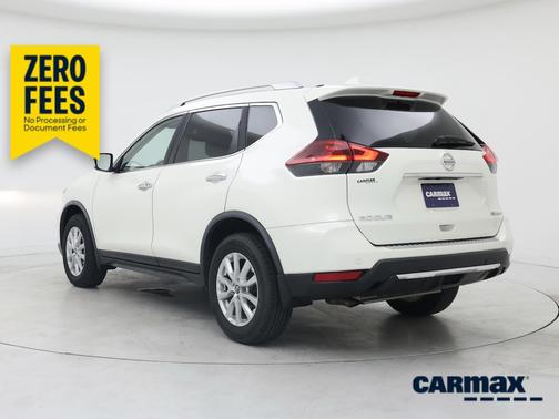 White 2019 Nissan Rogue SV