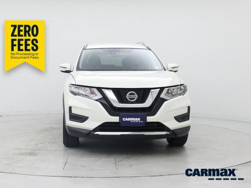 White 2019 Nissan Rogue SV
