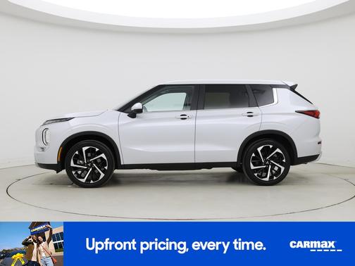 White 2024 Mitsubishi Outlander SE