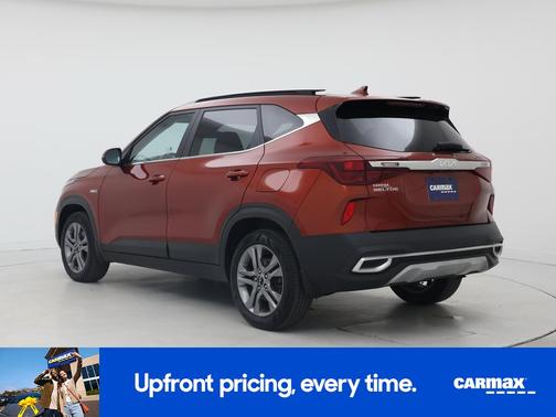 Red 2023 Kia Seltos S