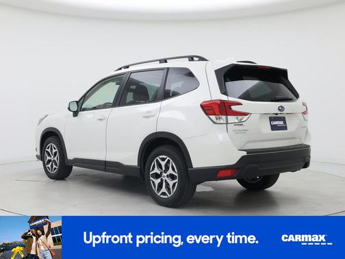 White 2023 Subaru Forester Premium