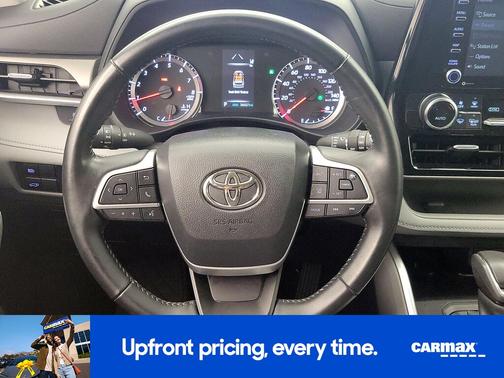 Gray 2022 Toyota Highlander LE
