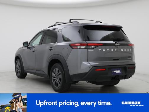 2023 Nissan Pathfinder SV