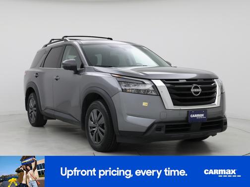 2023 Nissan Pathfinder SV