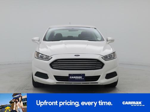 White 2014 Ford Fusion SE