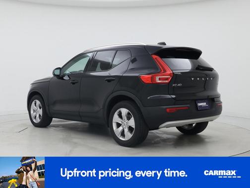 Black 2020 Volvo XC40 T5 Momentum