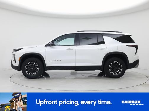 White 2025 Chevrolet Traverse Z71