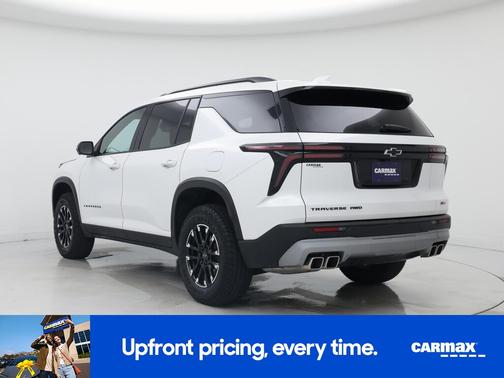 White 2025 Chevrolet Traverse Z71