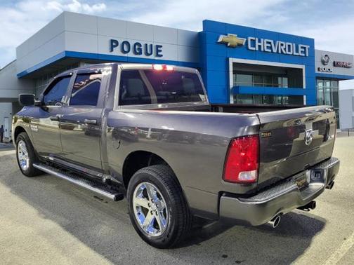 Photo 3 of 21 of 2018 RAM 1500 Express